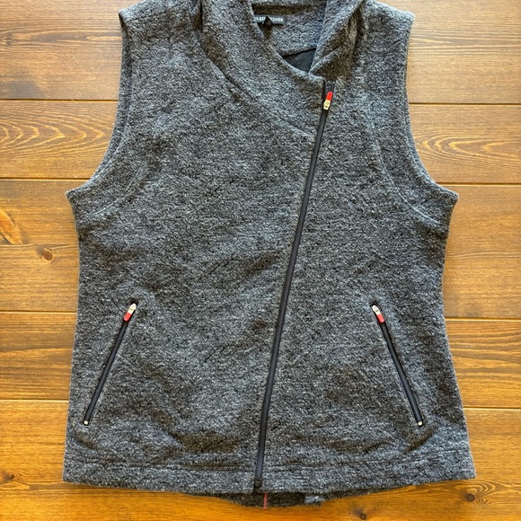 Eileen Fisher Hooded Zip Vest, Charcoal Textured Fleece Asymmetrical Zip, Small - Picture 3 of 8
